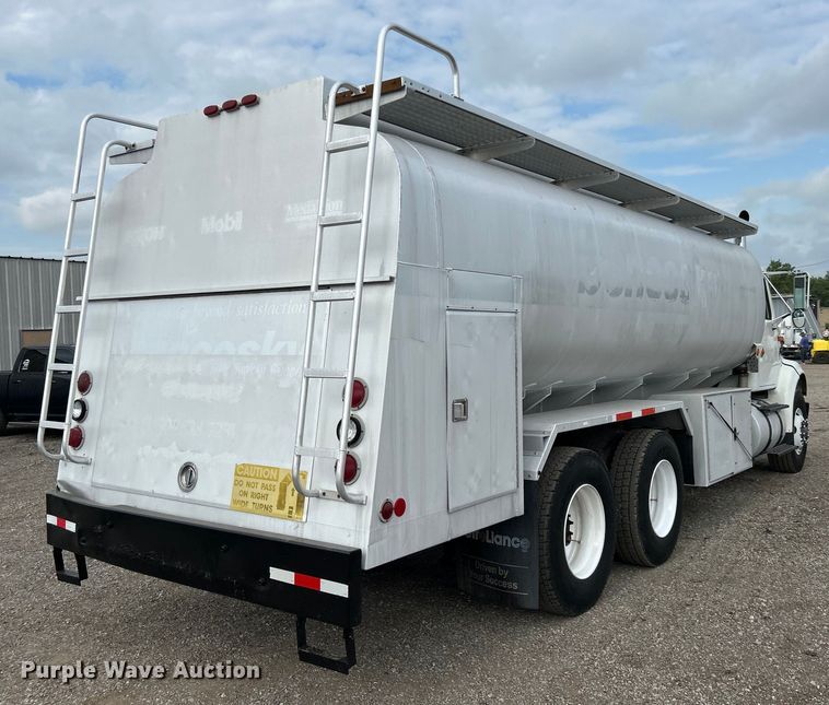 image for item EG0715 2002 International  8100 fuel truck