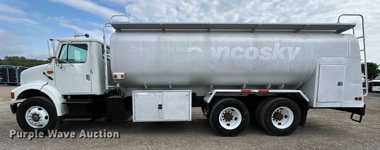 image for item EG0715 2002 International  8100 fuel truck