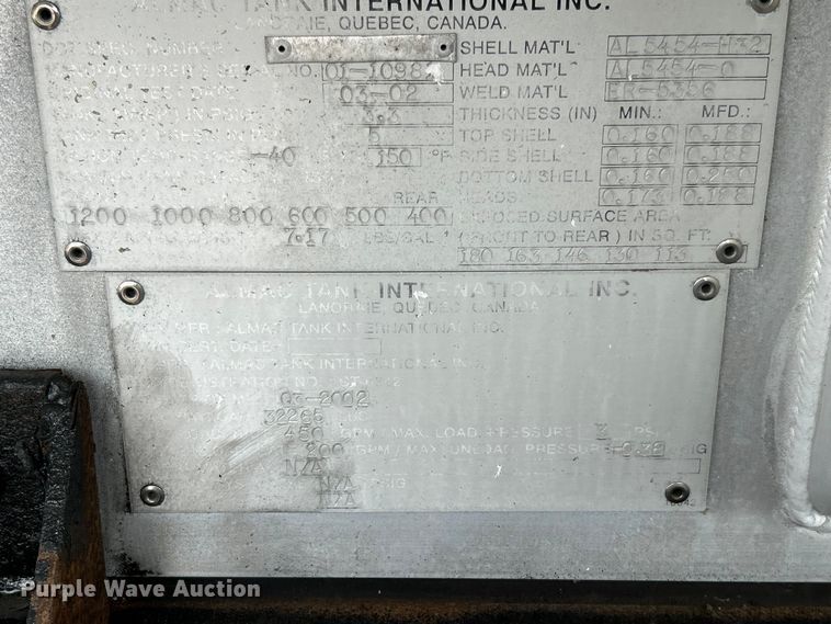 image for item EG0715 2002 International  8100 fuel truck