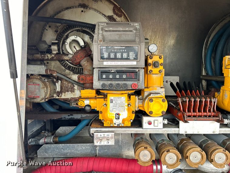 image for item EG0715 2002 International  8100 fuel truck