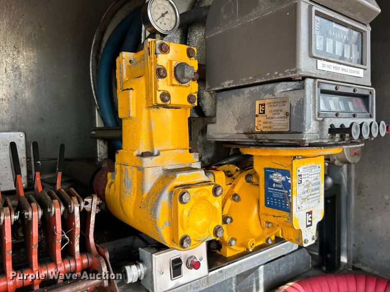 image for item EG0715 2002 International  8100 fuel truck