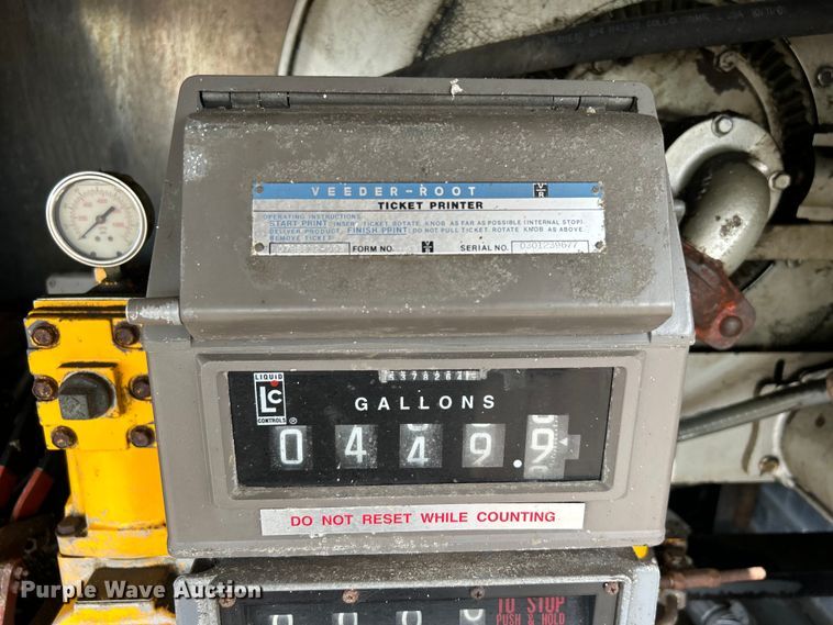 image for item EG0715 2002 International  8100 fuel truck