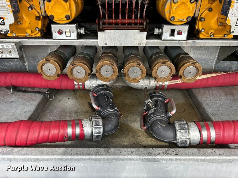 image for item EG0715 2002 International  8100 fuel truck