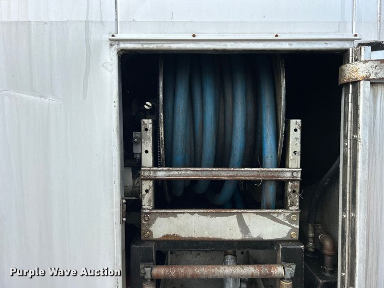 image for item EG0715 2002 International  8100 fuel truck