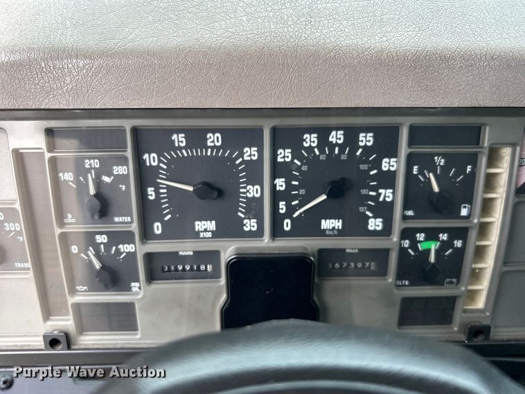 image for item EG0715 2002 International  8100 fuel truck