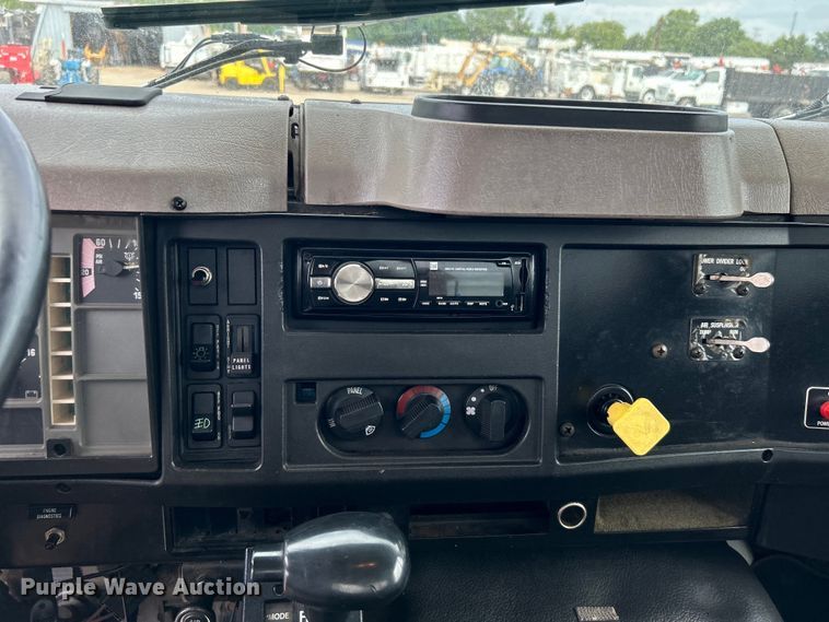 image for item EG0715 2002 International  8100 fuel truck