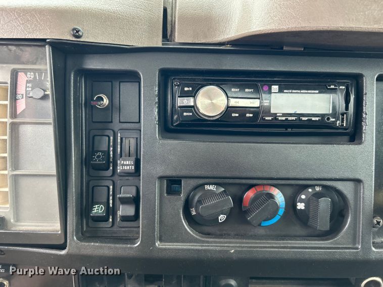 image for item EG0715 2002 International  8100 fuel truck