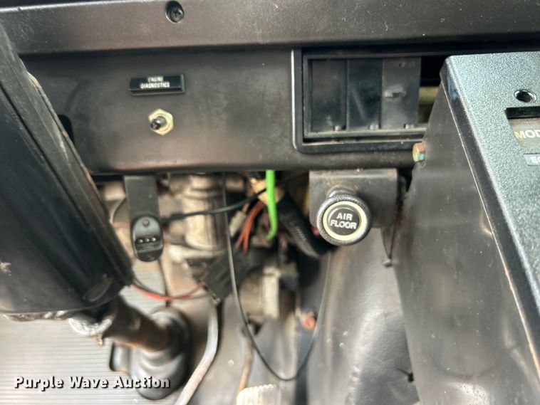 image for item EG0715 2002 International  8100 fuel truck