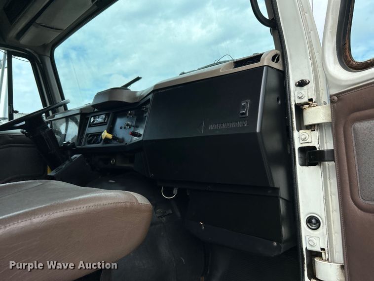 image for item EG0715 2002 International  8100 fuel truck