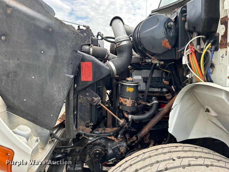 image for item EG0715 2002 International  8100 fuel truck