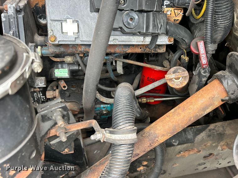 image for item EG0715 2002 International  8100 fuel truck