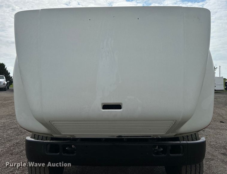 image for item EG0715 2002 International  8100 fuel truck