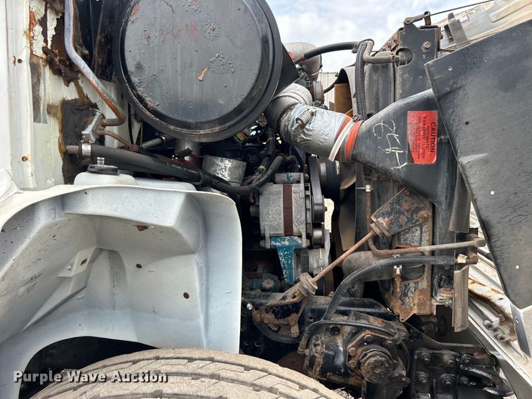 image for item EG0715 2002 International  8100 fuel truck