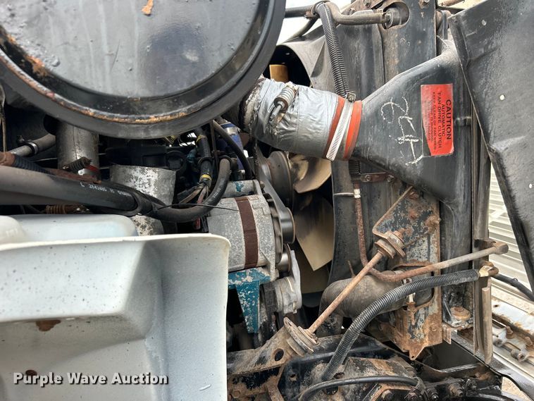 image for item EG0715 2002 International  8100 fuel truck