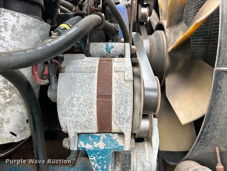 image for item EG0715 2002 International  8100 fuel truck