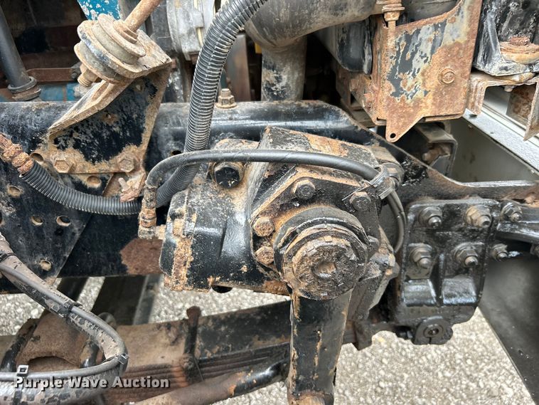 image for item EG0715 2002 International  8100 fuel truck