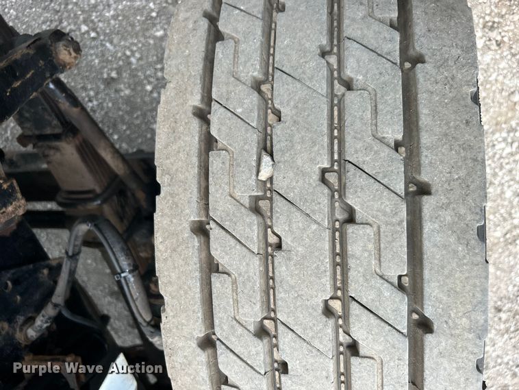 image for item EG0715 2002 International  8100 fuel truck