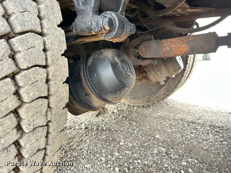 image for item EG0715 2002 International  8100 fuel truck