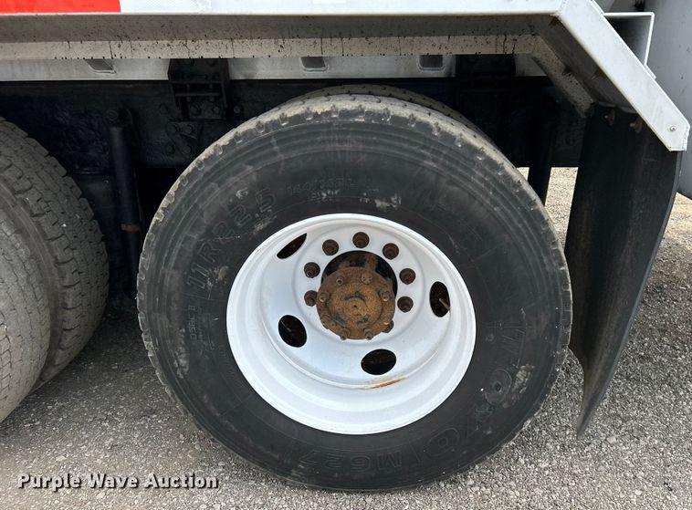 image for item EG0715 2002 International  8100 fuel truck