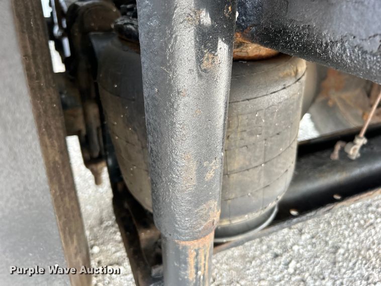 image for item EG0715 2002 International  8100 fuel truck