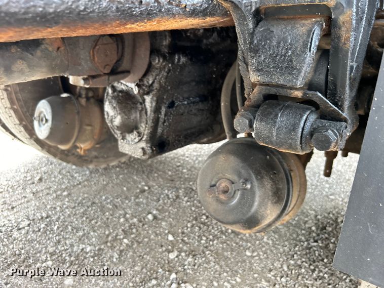 image for item EG0715 2002 International  8100 fuel truck