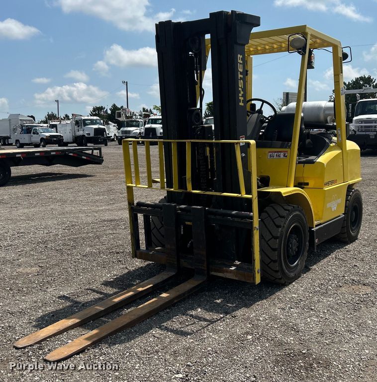 image for item EG0718 2005 Hyster 80 forklift