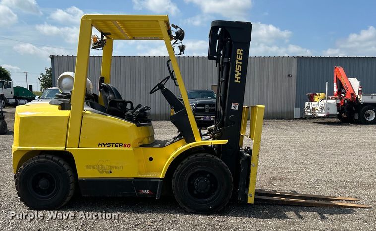 image for item EG0718 2005 Hyster 80 forklift