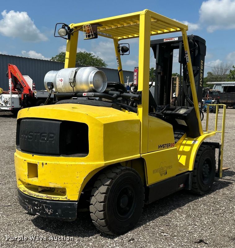 image for item EG0718 2005 Hyster 80 forklift