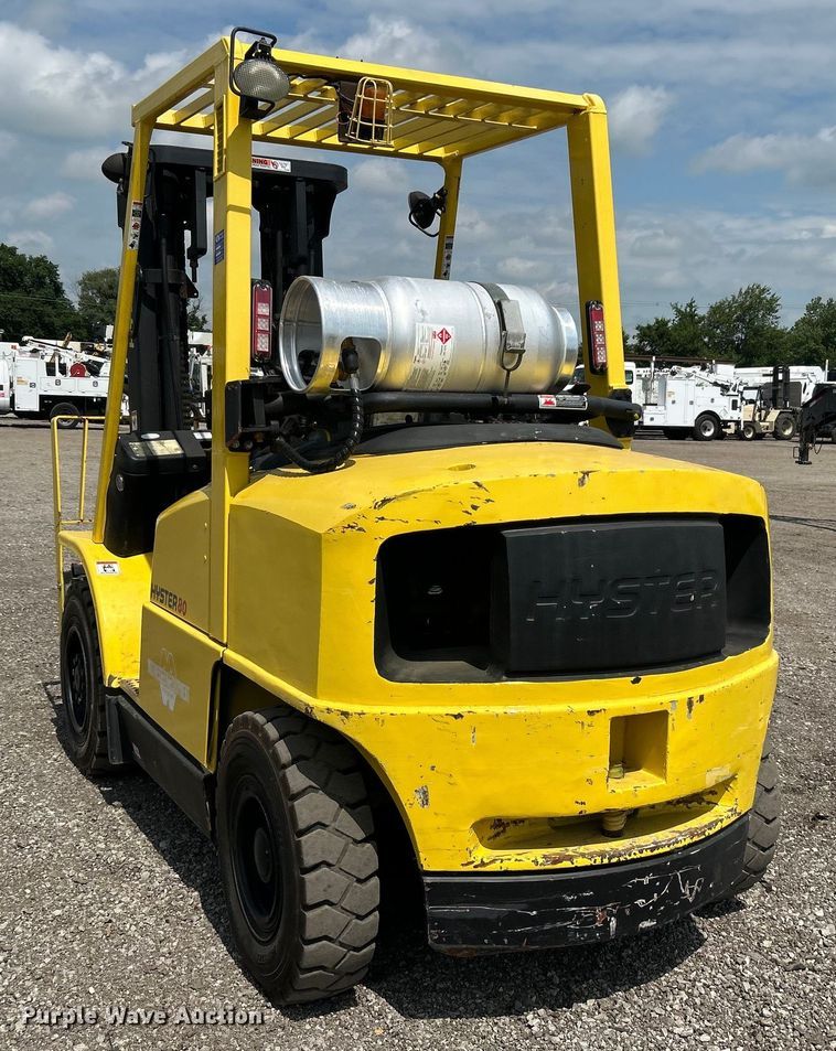 image for item EG0718 2005 Hyster 80 forklift
