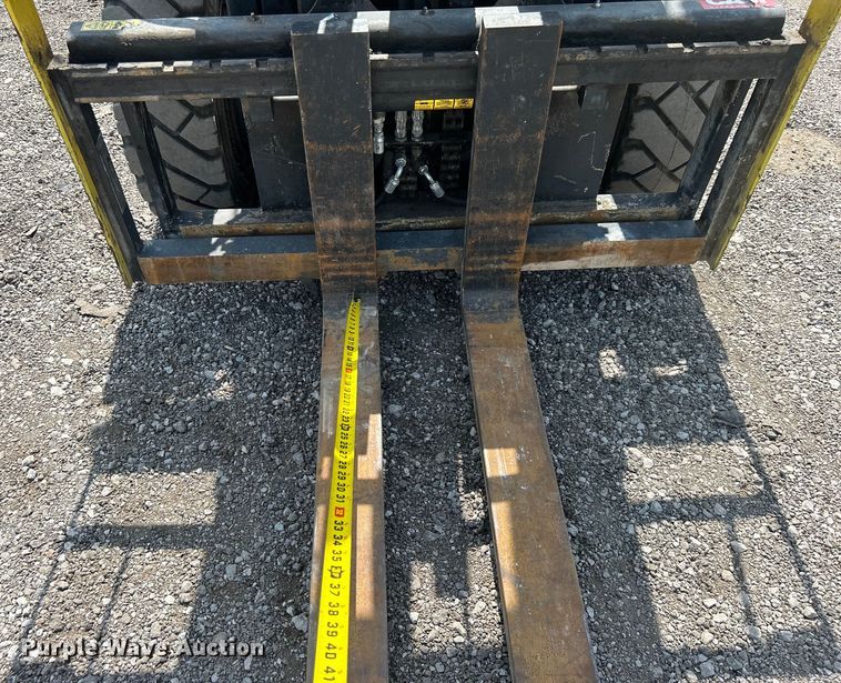 image for item EG0718 2005 Hyster 80 forklift