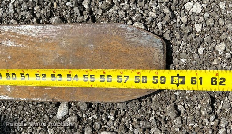 image for item EG0718 2005 Hyster 80 forklift