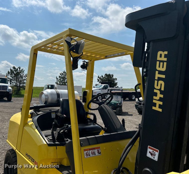 image for item EG0718 2005 Hyster 80 forklift