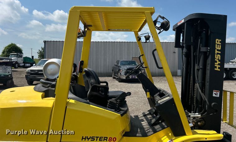 image for item EG0718 2005 Hyster 80 forklift