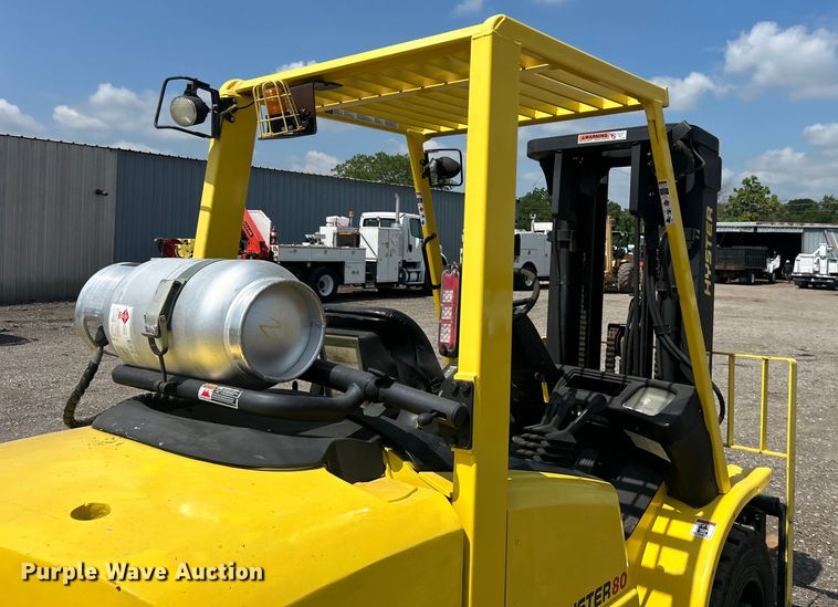 image for item EG0718 2005 Hyster 80 forklift