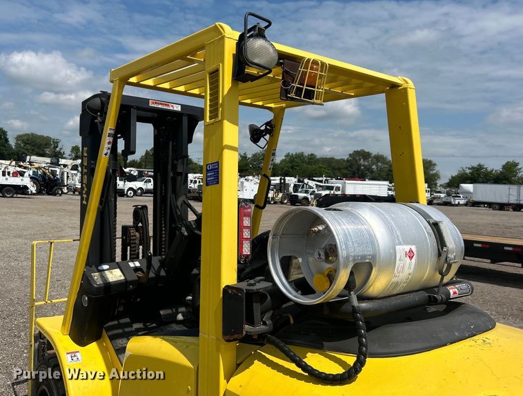 image for item EG0718 2005 Hyster 80 forklift