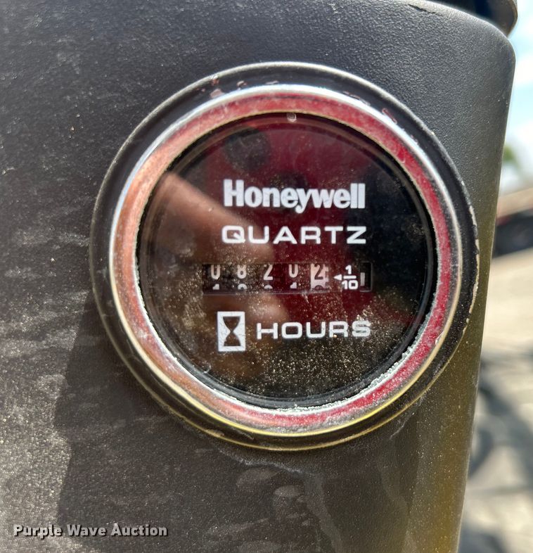 image for item EG0718 2005 Hyster 80 forklift