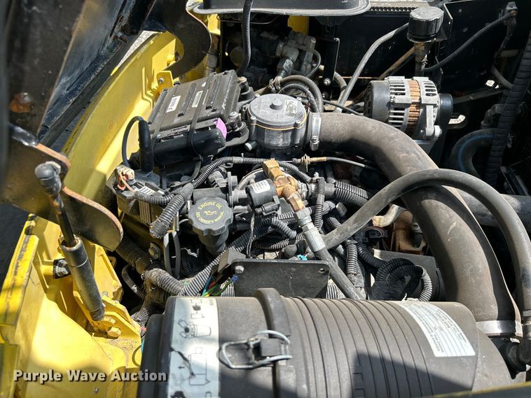 image for item EG0718 2005 Hyster 80 forklift