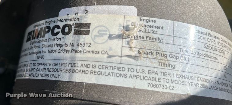 image for item EG0718 2005 Hyster 80 forklift