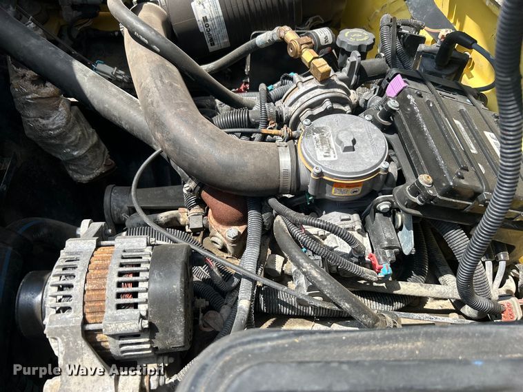 image for item EG0718 2005 Hyster 80 forklift