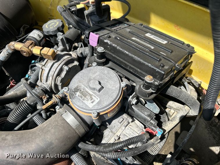 image for item EG0718 2005 Hyster 80 forklift