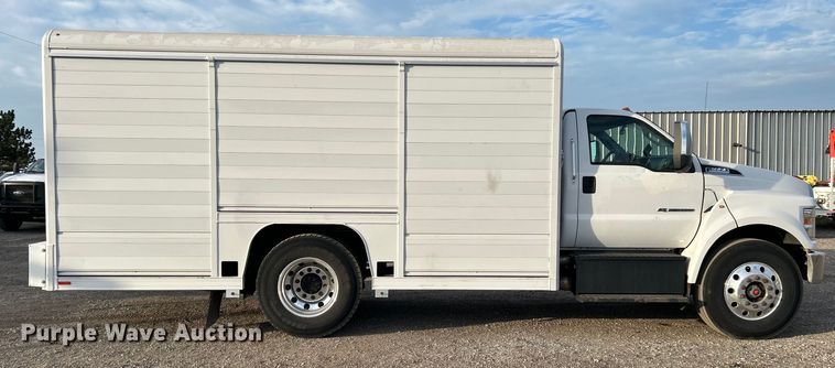 image for item EG0720 2017 Ford F650 Super Duty  delivery truck