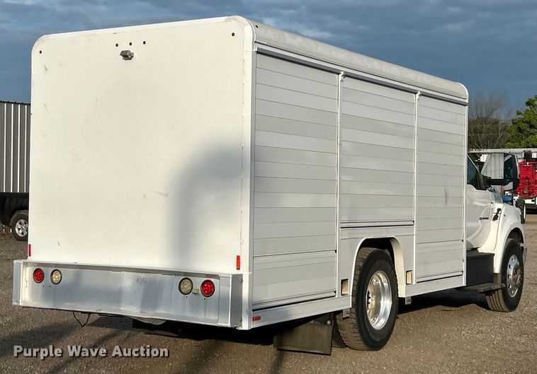 image for item EG0720 2017 Ford F650 Super Duty  delivery truck