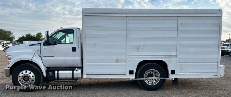 image for item EG0720 2017 Ford F650 Super Duty  delivery truck