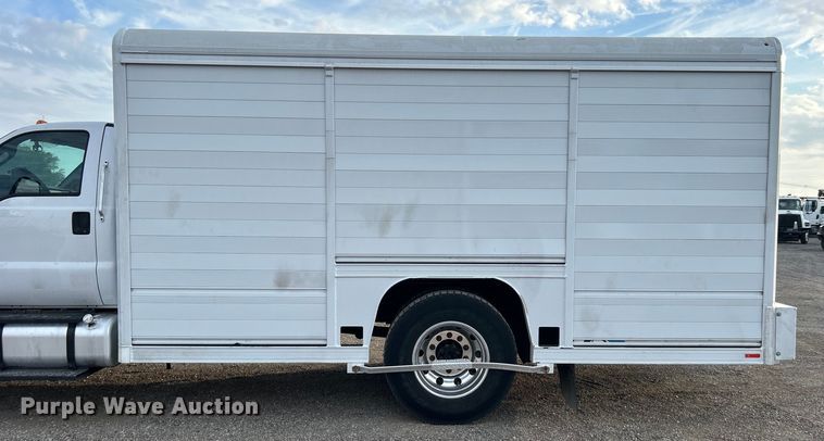 image for item EG0720 2017 Ford F650 Super Duty  delivery truck