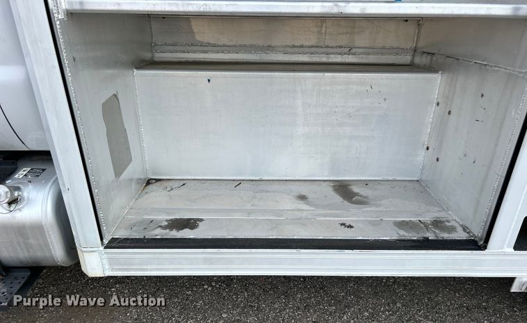 image for item EG0720 2017 Ford F650 Super Duty  delivery truck