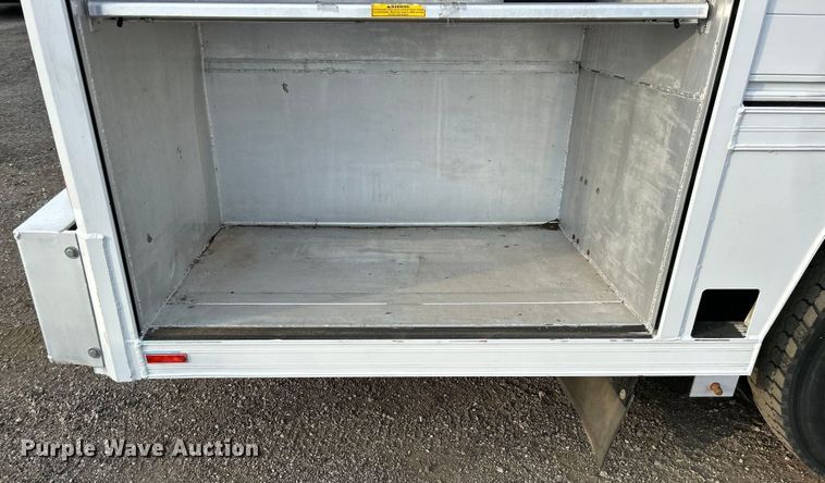 image for item EG0720 2017 Ford F650 Super Duty  delivery truck