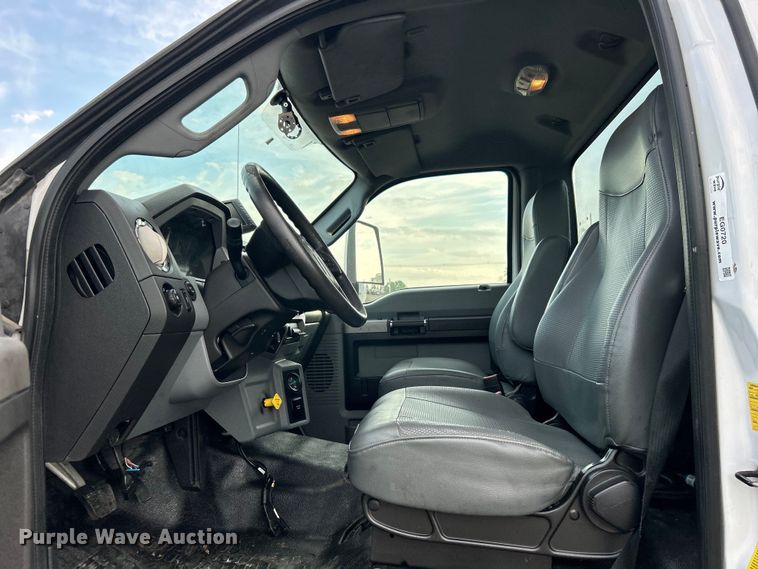 image for item EG0720 2017 Ford F650 Super Duty  delivery truck