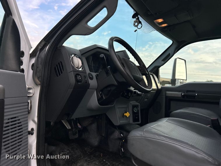 image for item EG0720 2017 Ford F650 Super Duty  delivery truck