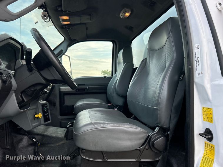 image for item EG0720 2017 Ford F650 Super Duty  delivery truck