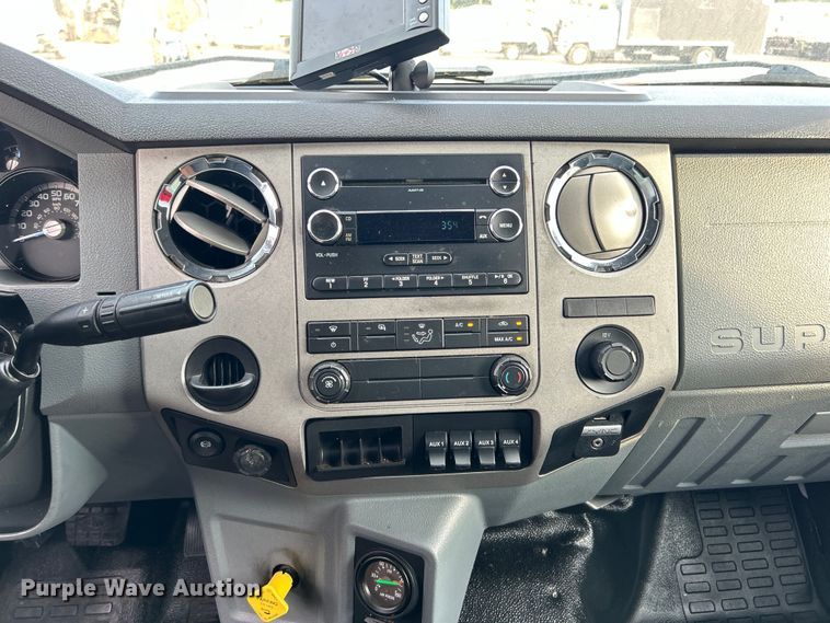 image for item EG0720 2017 Ford F650 Super Duty  delivery truck